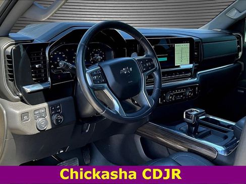 Used 2022 Chevrolet Silverado 1500 LT Trail Boss w/ LT Trail Boss Premium Package image 16