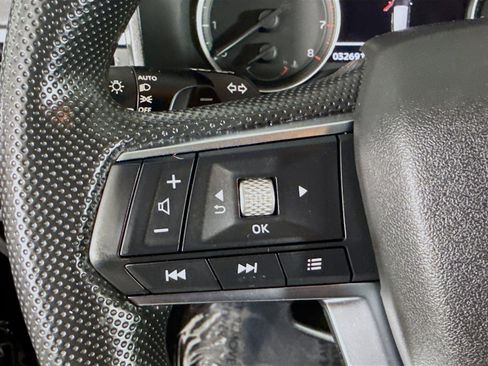 Used 2024 Mitsubishi Outlander ES image 14