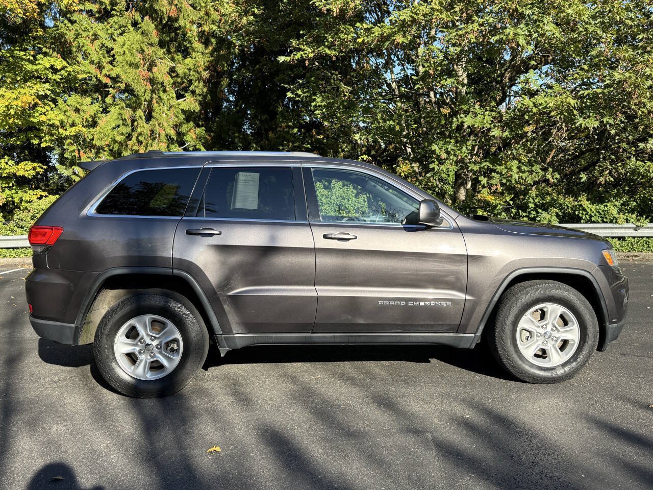Used 2014 Jeep Grand Cherokee Laredo w/ Quick Order Package 23E AWD/4WD image 6