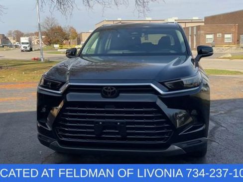 Used 2025 Toyota Grand Highlander AWD image 3