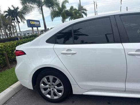 Used 2023 Toyota Corolla LE FWD image 5