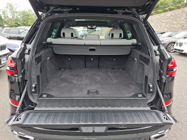 Used 2026 BMW X5 xDrive40i w/ M Sport Package AWD/4WD image 28