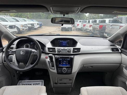 Used 2016 Honda Odyssey SE image 16