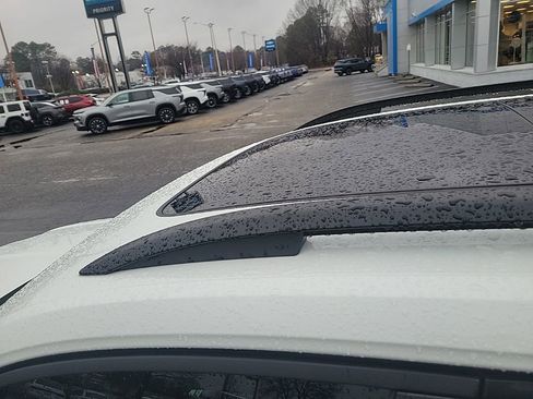 Used 2024 Volkswagen Atlas Peak Edition SE image 18