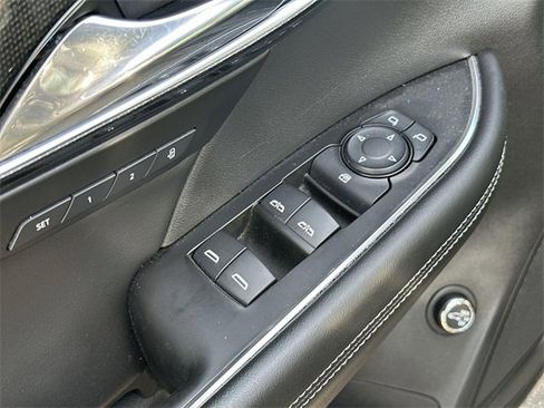 Used 2022 Buick Envision Essence w/ Safety Package image 21