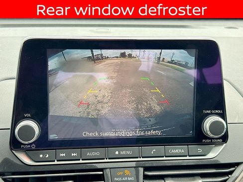 Used 2025 Nissan Altima 2.5 SV FWD image 13