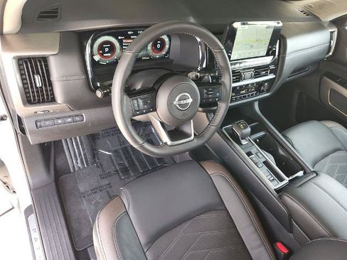 Certified 2025 Nissan Pathfinder Platinum w/ Cargo Package FWD image 12