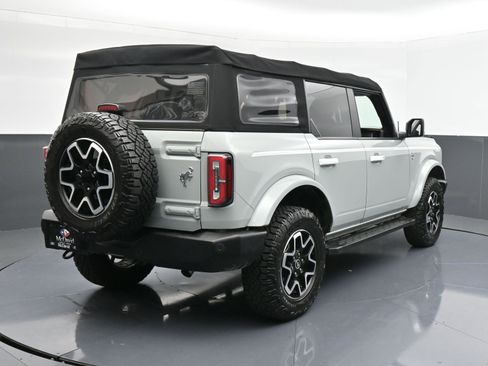 Used 2022 Ford Bronco Outer Banks image 8