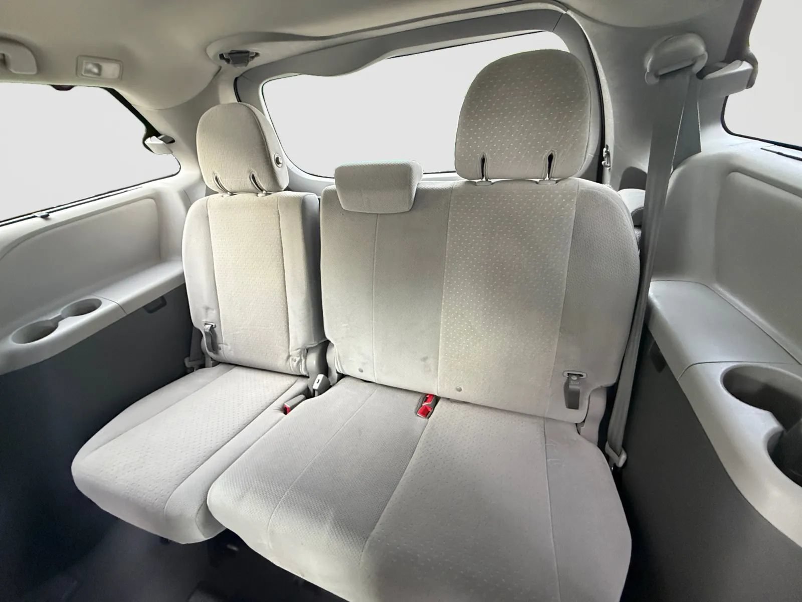 Used 2020 Toyota Sienna LE FWD image 16
