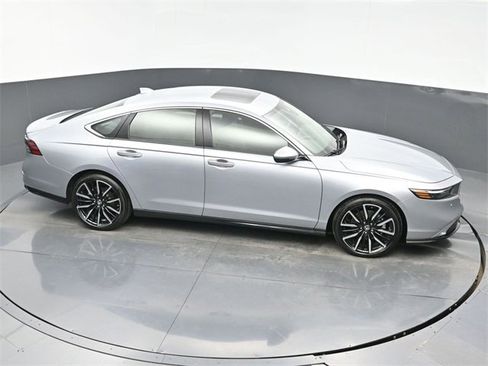 Certified 2023 Honda Accord Touring image 34