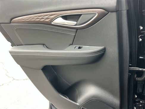 Used 2023 Buick Envision Avenir image 20