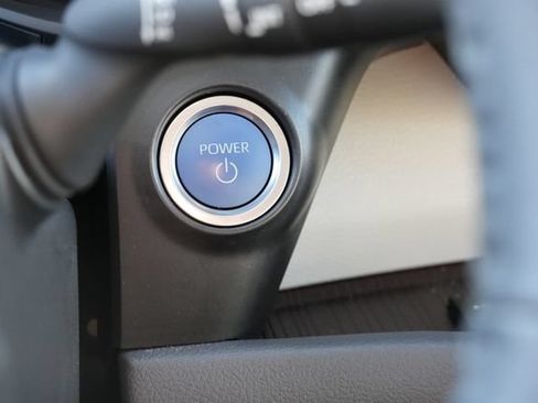Used 2023 Toyota Sienna XLE FWD image 31