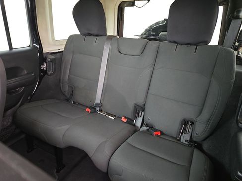 Used 2018 Jeep Wrangler Unlimited Sport S AWD/4WD image 23