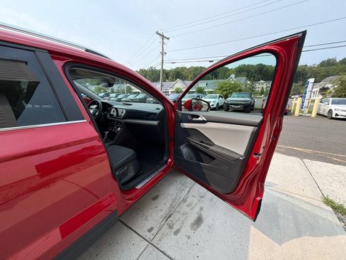 Used 2024 Volkswagen Taos SE w/ Panoramic Sunroof Package AWD/4WD image 41