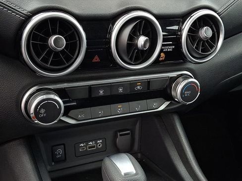 Used 2024 Nissan Sentra SV image 12