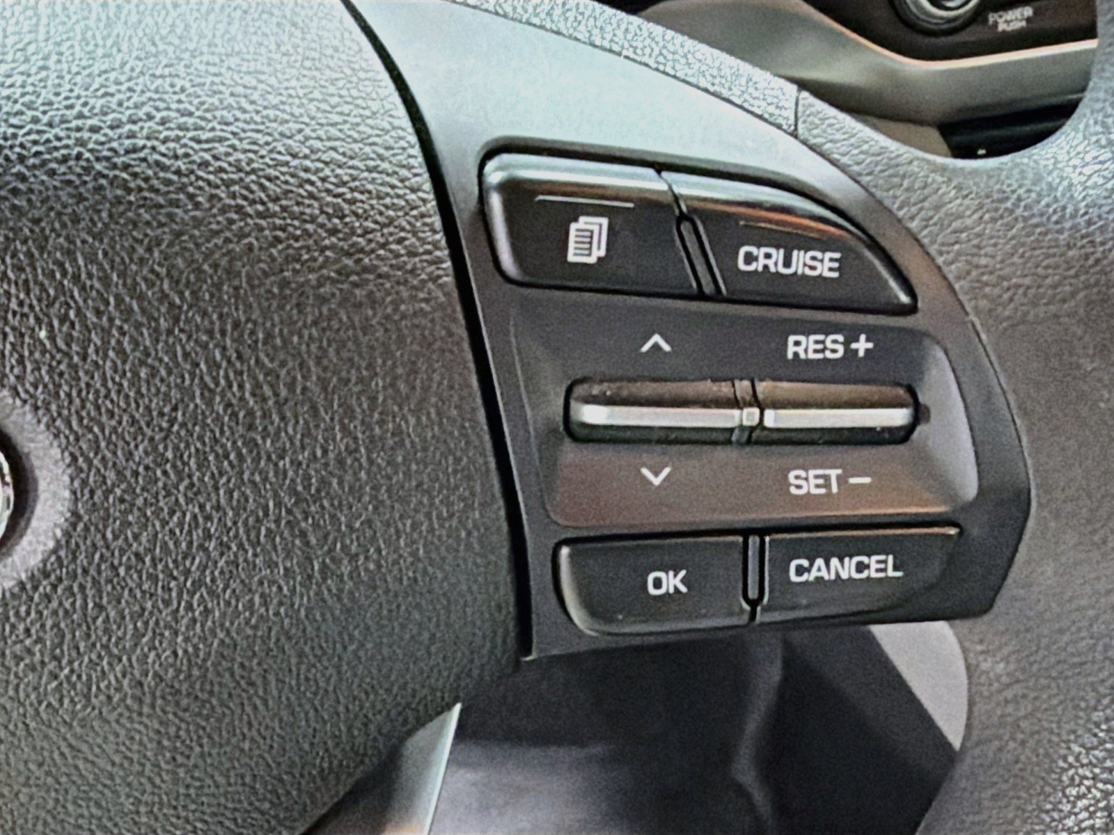 Used 2020 Hyundai Elantra SE FWD image 23