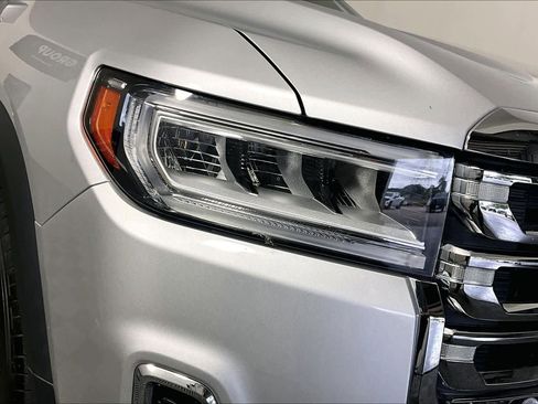 Used 2020 GMC Acadia SLE FWD image 27