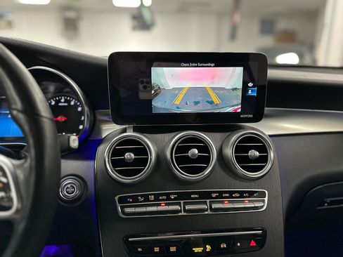 Used 2020 Mercedes-Benz GLC 300 4MATIC image 23