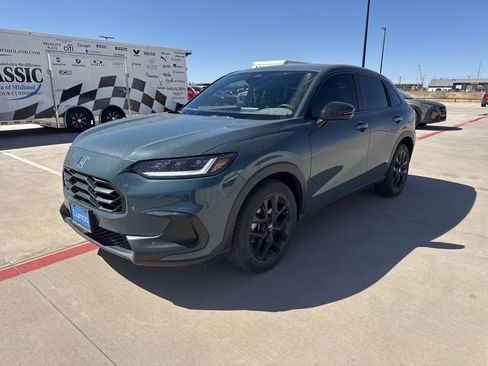 Used 2024 Honda HR-V Sport image 1