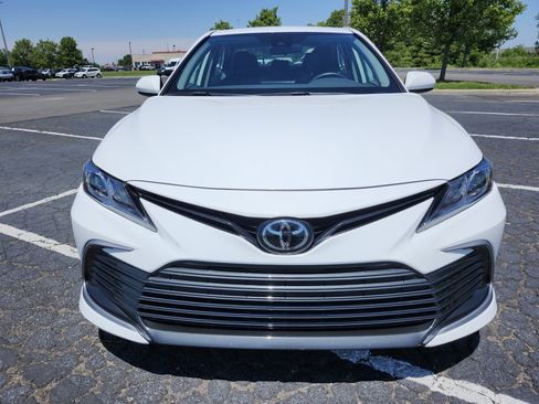 Used 2021 Toyota Camry LE FWD image 10