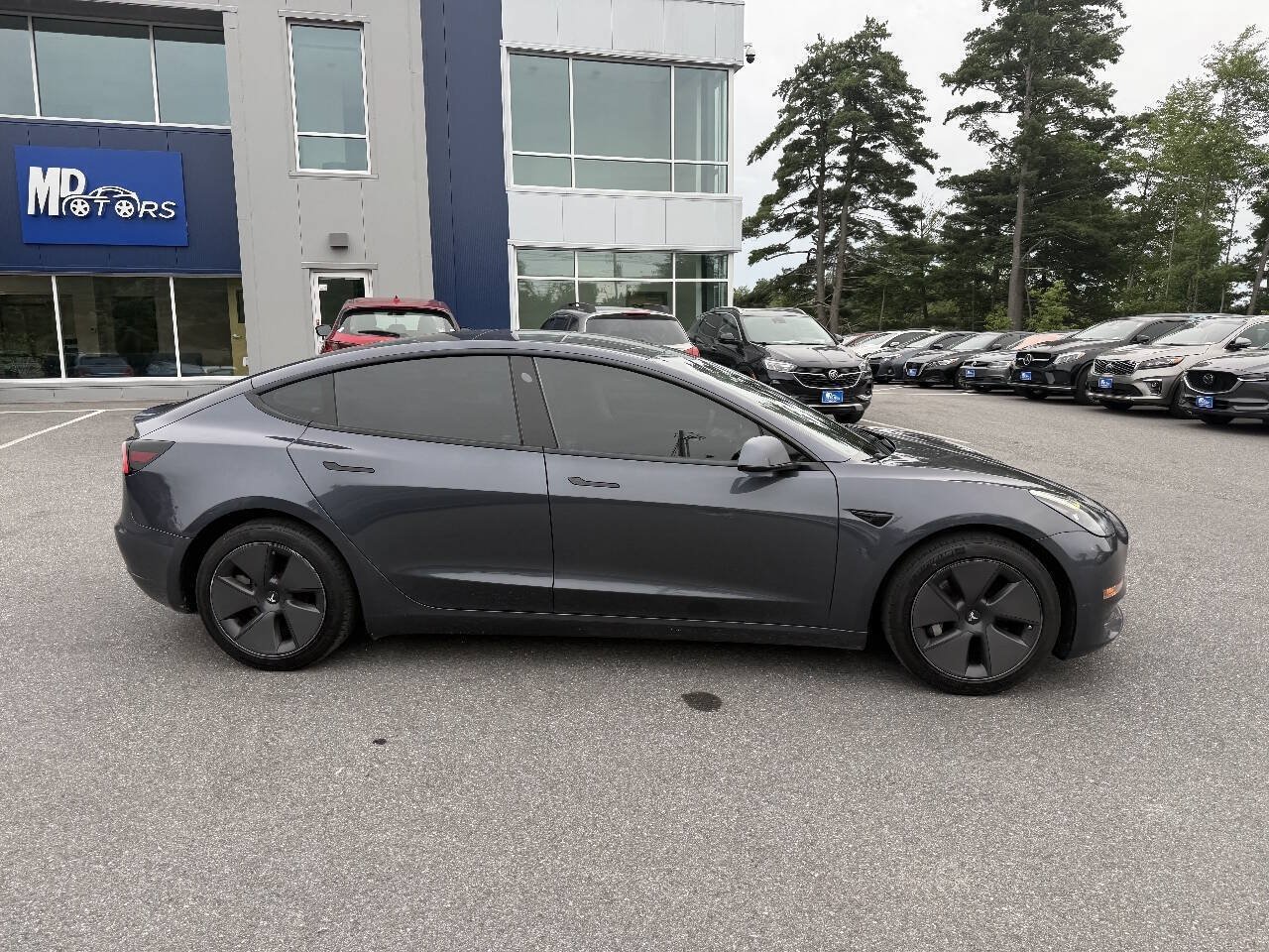Used 2021 Tesla Model 3 Standard Range Plus RWD image 3