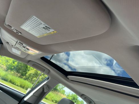 Used 2018 Toyota Avalon Limited w/ Carpet Mat Package FWD image 8