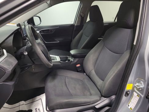 Used 2020 Toyota RAV4 LE image 13