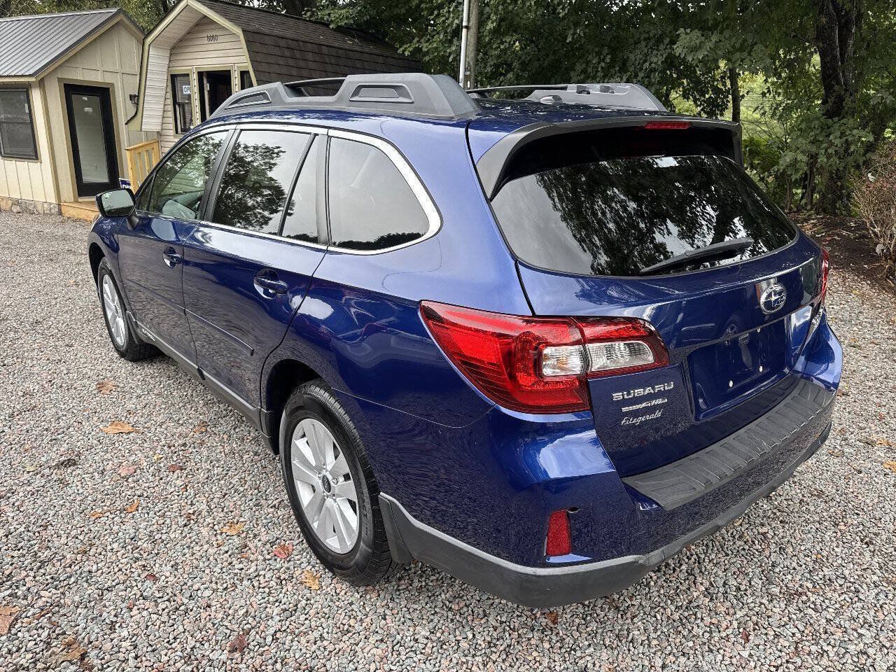 Used 2015 Subaru Outback 2.5i Premium AWD/4WD image 4