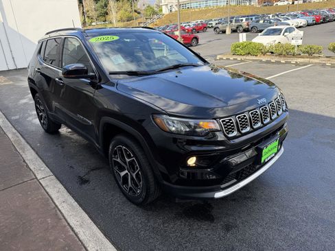 Used 2025 Jeep Compass Limited AWD/4WD image 7