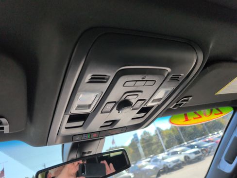 Used 2021 GMC Yukon XL SLT w/ SLT Luxury Plus Package image 33