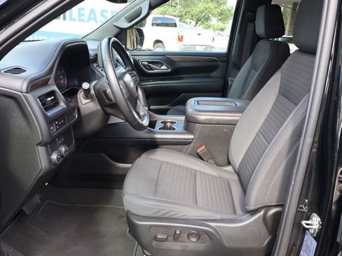 Used 2023 Chevrolet Suburban LS RWD image 9