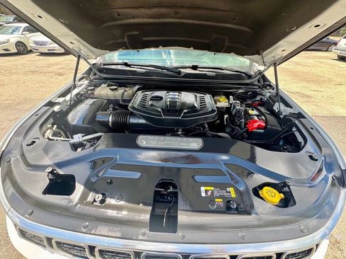 Used 2023 Jeep Wagoneer L Series II image 12