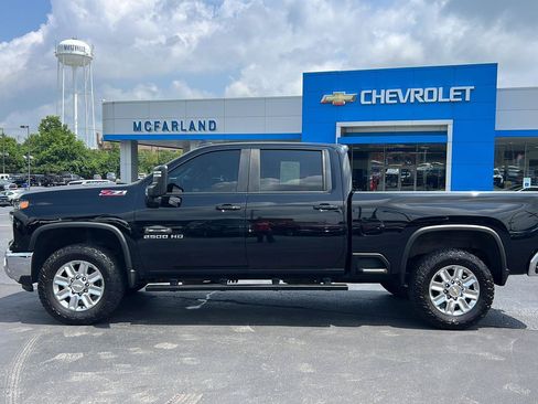 Used 2024 Chevrolet Silverado 2500 LT AWD/4WD image 3