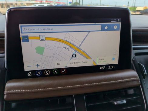 Used 2021 Chevrolet Tahoe High Country w/ Premium Package RWD image 29