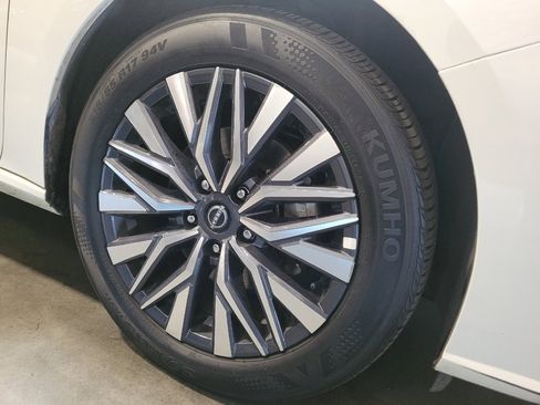 Used 2025 Nissan Altima 2.5 SV FWD image 31