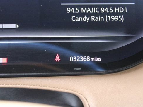 Used 2023 Land Rover Range Rover Sport SE Dynamic image 11