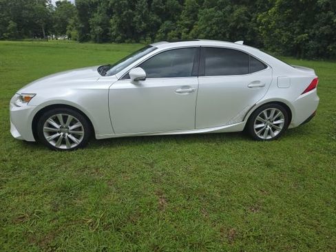 Used 2016 Lexus IS 200t RWD image 3