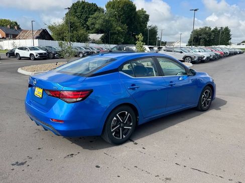 Used 2024 Nissan Sentra SV FWD image 3