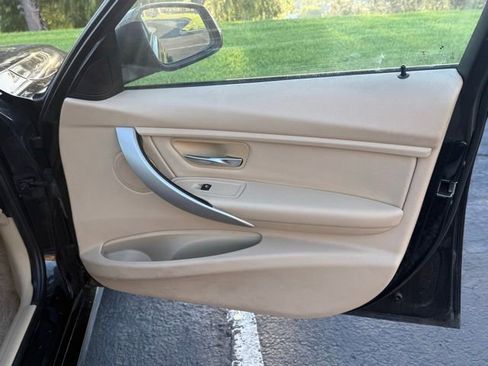 Used 2015 BMW 320i Sedan image 10