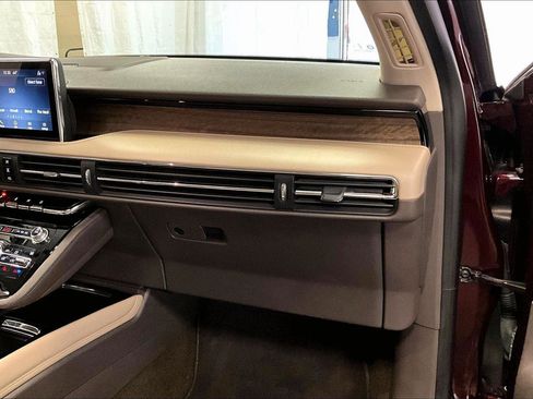 Used 2020 Lincoln Corsair Reserve w/ Elements Package image 15