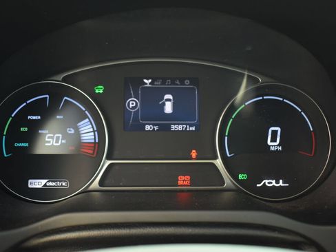 Used 2017 Kia Soul EV FWD image 10