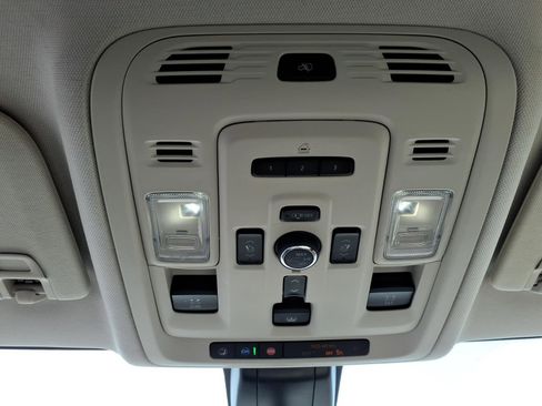 Used 2021 GMC Yukon XL Denali w/ Denali Ultimate Package AWD/4WD image 18