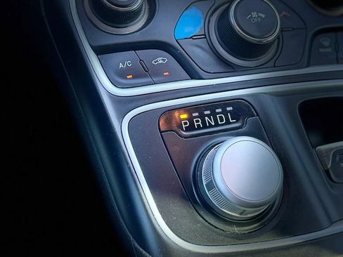 Used 2017 Chrysler 200 LX FWD image 34