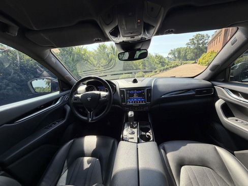 Used 2019 Maserati Levante AWD/4WD image 10