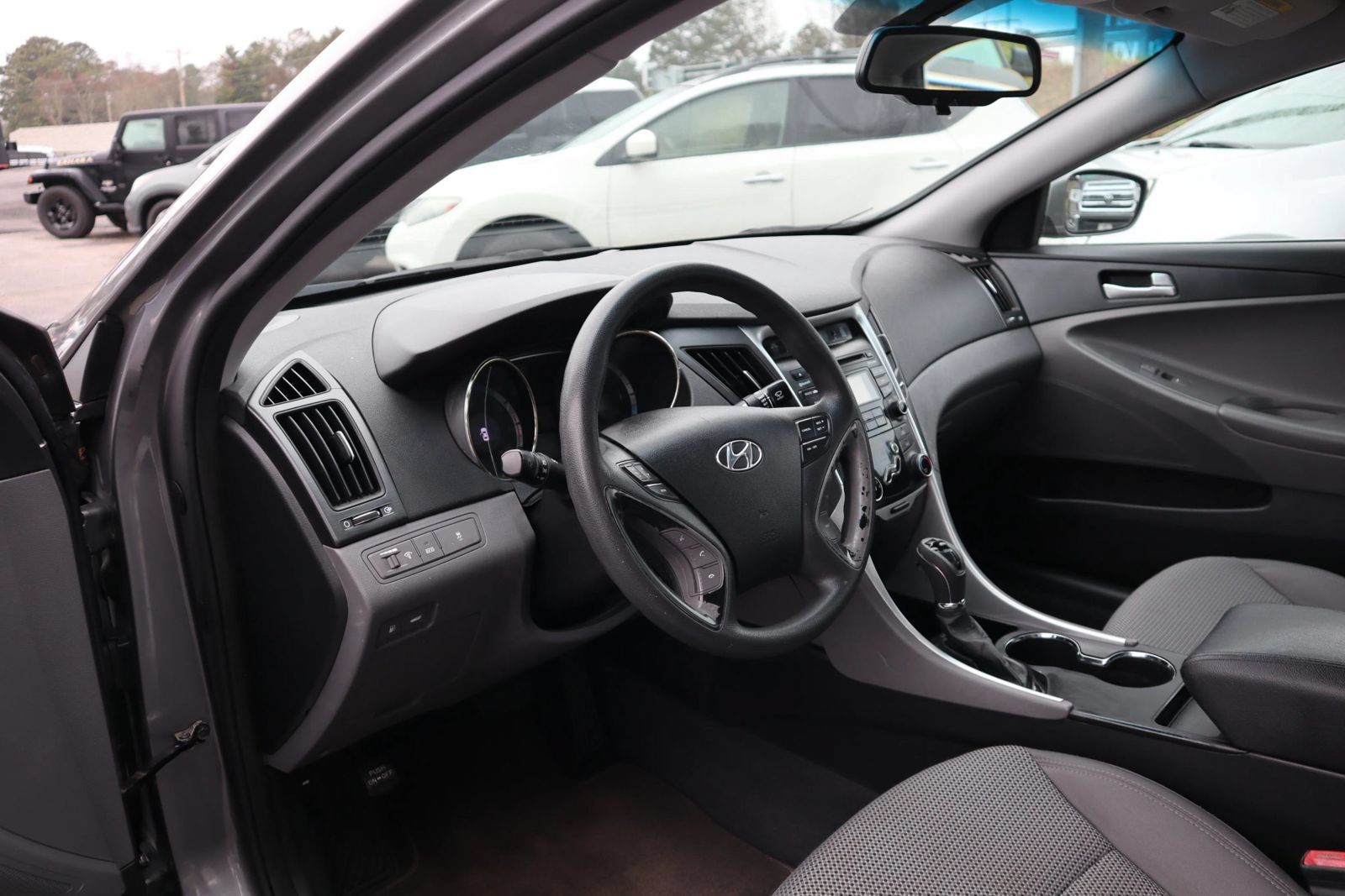 Used 2012 Hyundai Sonata GLS FWD image 8