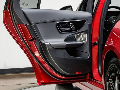 Used 2024 Mercedes-Benz C 300 C 300 image 43