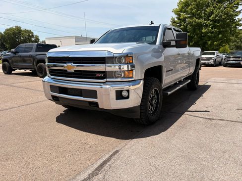 Used 2015 Chevrolet Silverado 2500 LT w/ LT Convenience Package AWD/4WD image 3