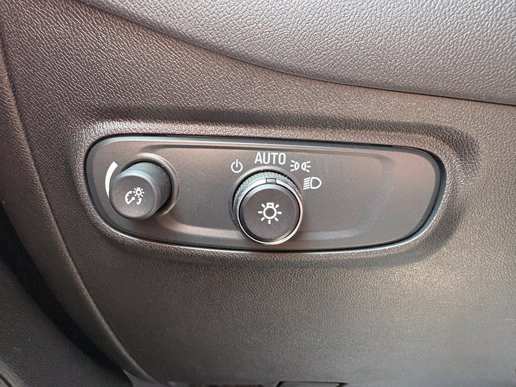 Used 2024 Chevrolet Equinox LT FWD image 17