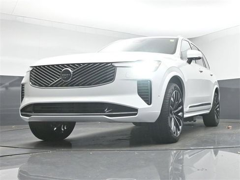 New 2026 Volvo XC90 B6 Plus w/ Protection Package Premier image 40