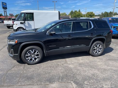 Used 2022 GMC Acadia SLT w/ LPO, Floor Liner Package image 9